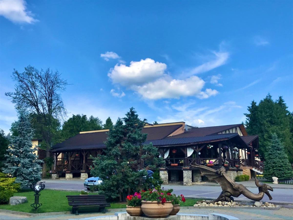 Gala Hotel Kamianets-Podilskyi Ngoại thất bức ảnh