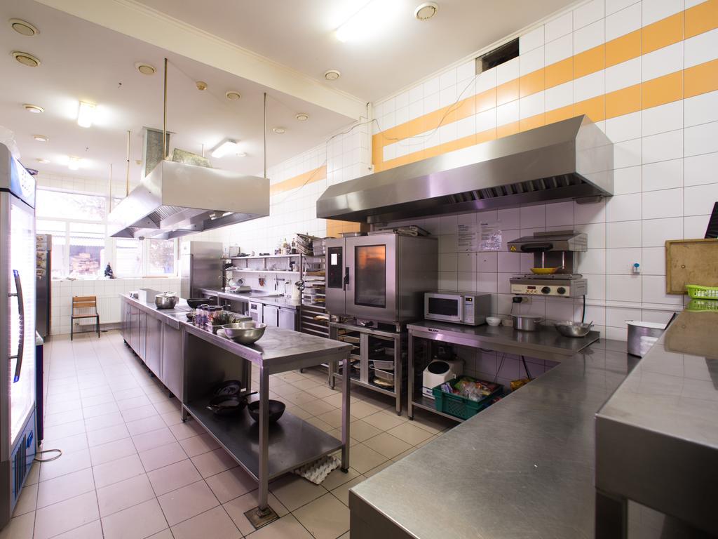 Gala Hotel Kamianets-Podilskyi Ngoại thất bức ảnh