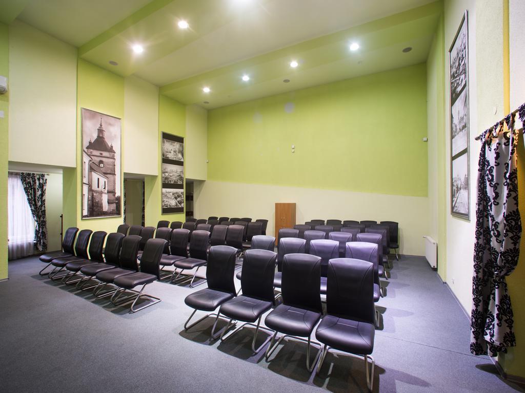 Gala Hotel Kamianets-Podilskyi Ngoại thất bức ảnh