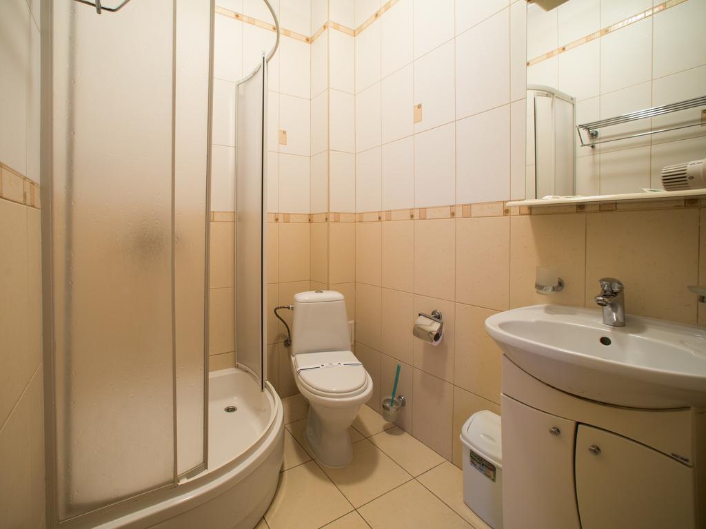 Gala Hotel Kamianets-Podilskyi Ngoại thất bức ảnh