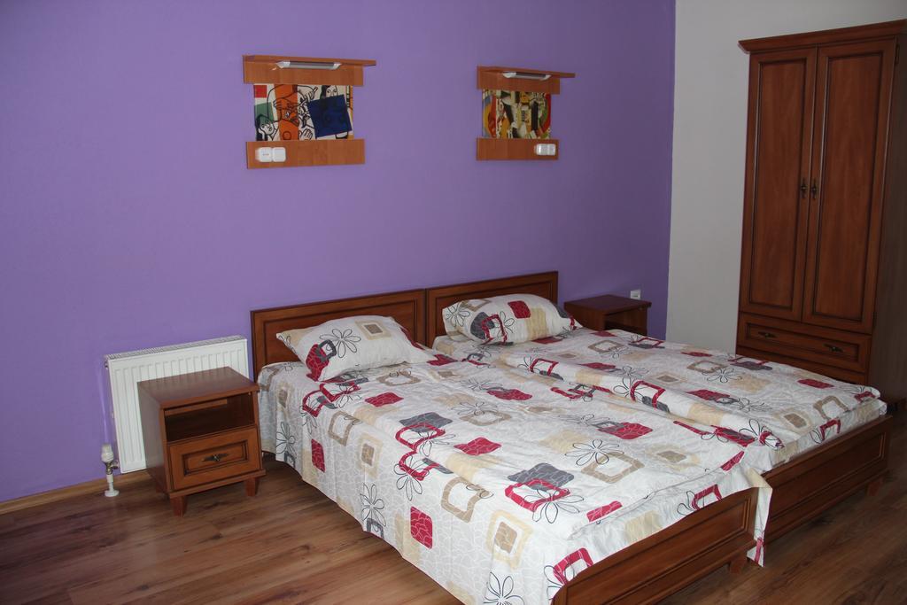 Gala Hotel Kamianets-Podilskyi Ngoại thất bức ảnh