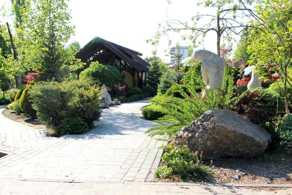 Gala Hotel Kamianets-Podilskyi Ngoại thất bức ảnh