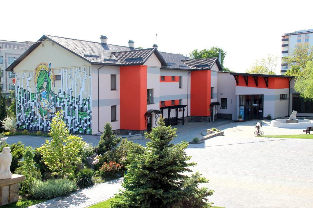 Gala Hotel Kamianets-Podilskyi Ngoại thất bức ảnh