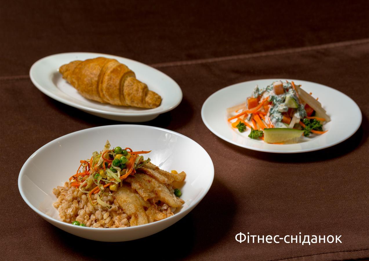 Gala Hotel Kamianets-Podilskyi Ngoại thất bức ảnh